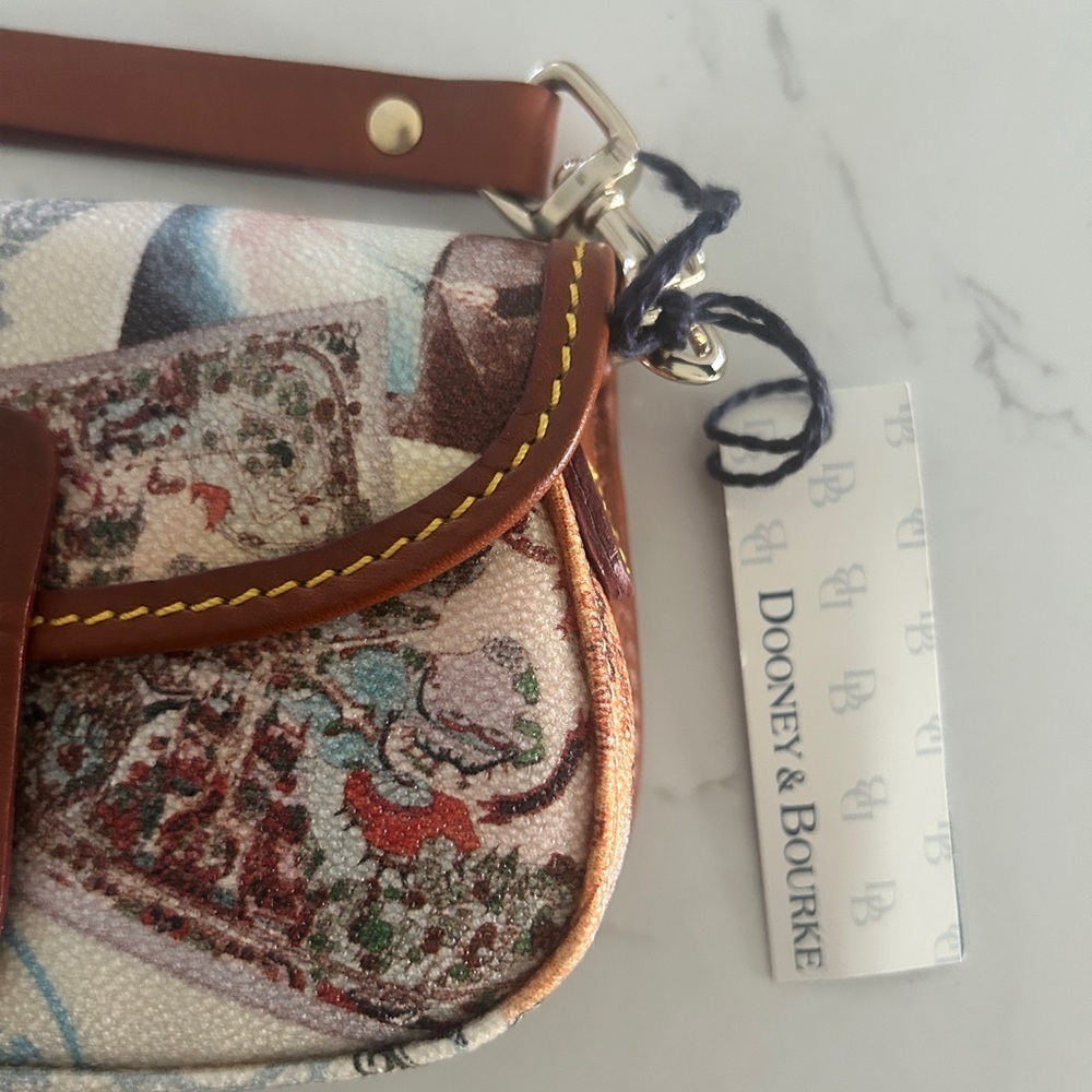 Dooney & Bourke Disney Parks Wristlet -Vintage Postcard Magic Kingdom Print- NWT - Picture 4 of 11